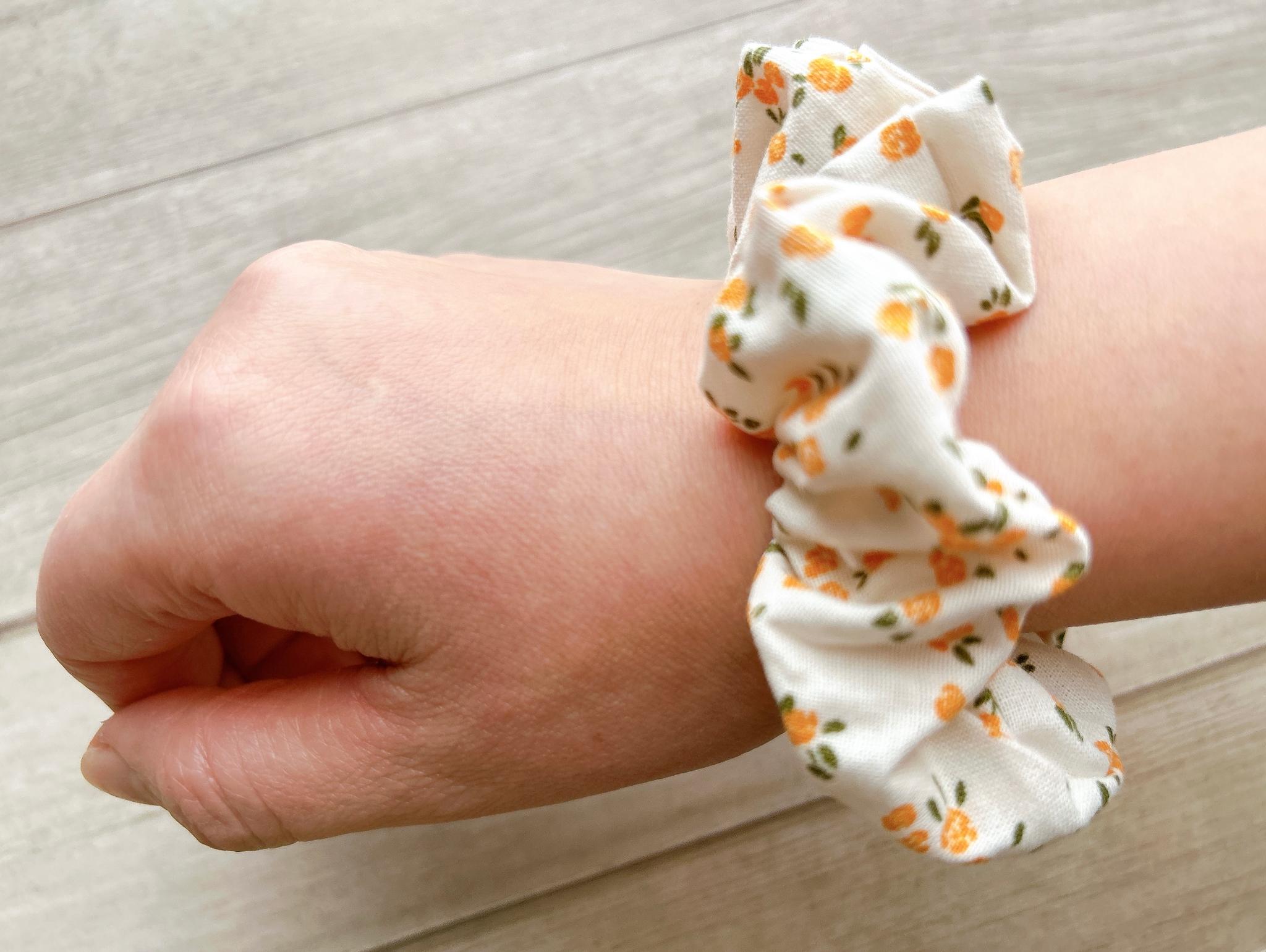 送料無料 シュシュ♡ (黄色 小花柄) | 2枚目