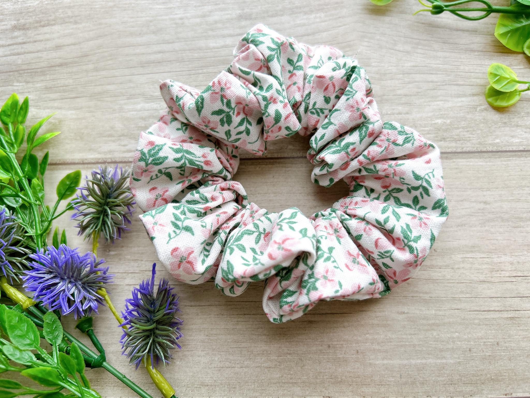 送料無料 シュシュ♡ (ピンク 小花柄)1枚目の画像